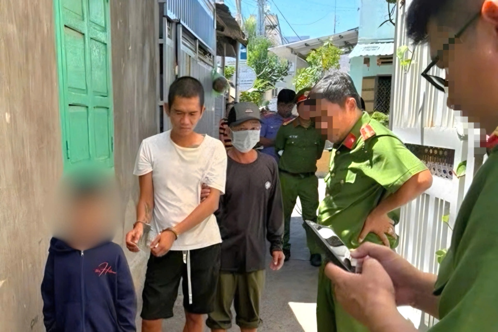 Bắt nghi phạm giật dây chuyền của bé trai ở Lâm Đồng