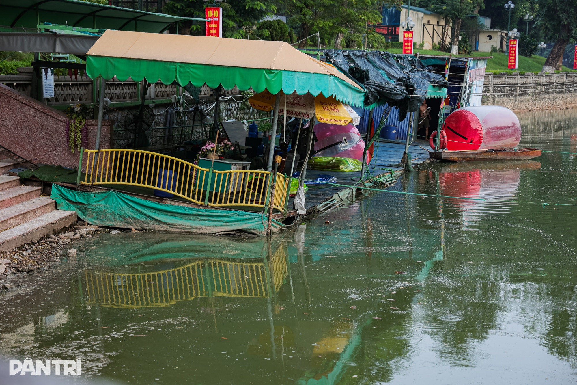Hanoi’s Thu Le Park shows signs of age ahead of redevelopment - 6