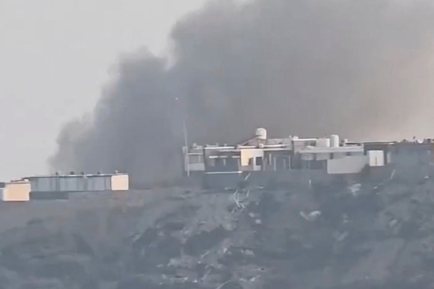 Yemen cáo buộc Houthi phóng 5 tên lửa vào dinh tổng thống, 5 người chết