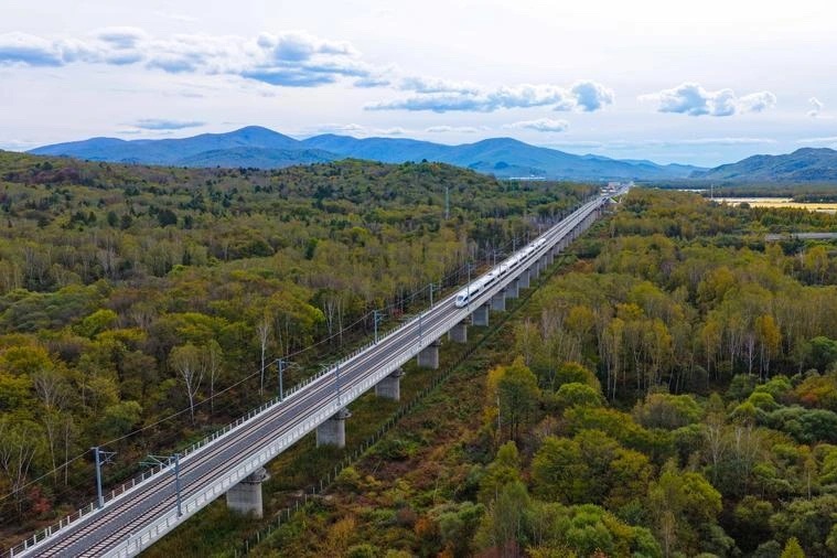 Trung Quốc sắp đưa vào vận hành tàu tốc độ 400km/h