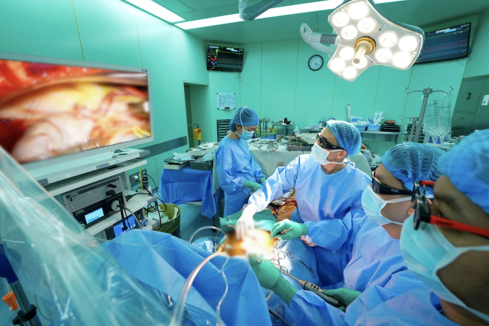 TPHCM: Chấn thương khi đá bóng, người đàn ông Anh phát hiện bệnh tim nặng