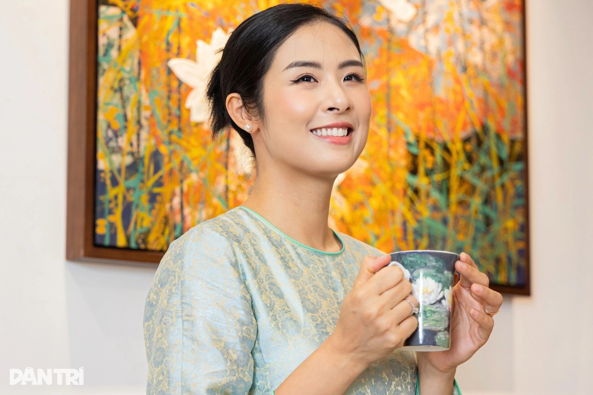 Bên trong căn hộ cao cấp như phòng tranh thu nhỏ của Hoa hậu Ngọc Hân