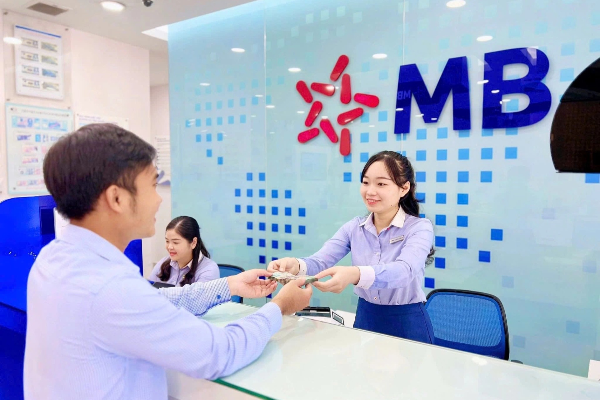 MB giảm lãi suất cho vay tới 2%/năm, đồng hành cùng doanh nghiệp và người dân