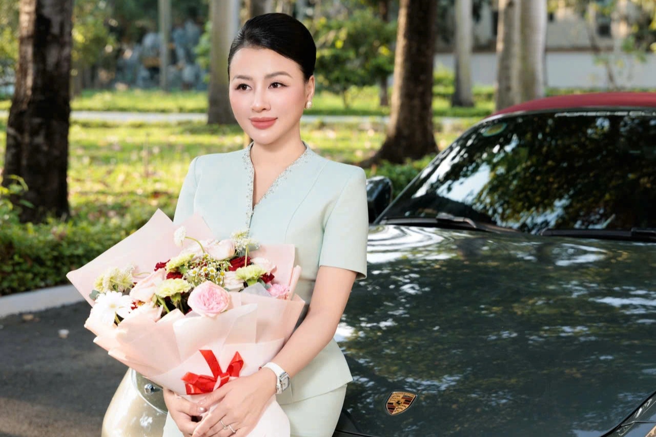 Nữ tiến sĩ lái Porsche đi dạy và quan niệm về phụ nữ hiện đại