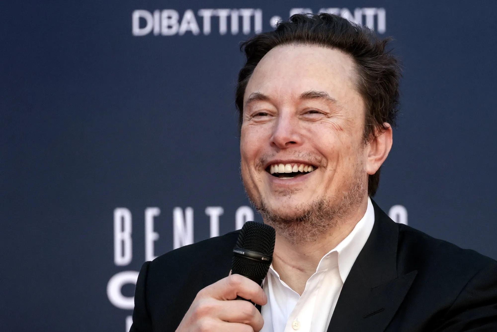 Tài sản của Elon Musk tăng 64 tỷ USD trong một ngày