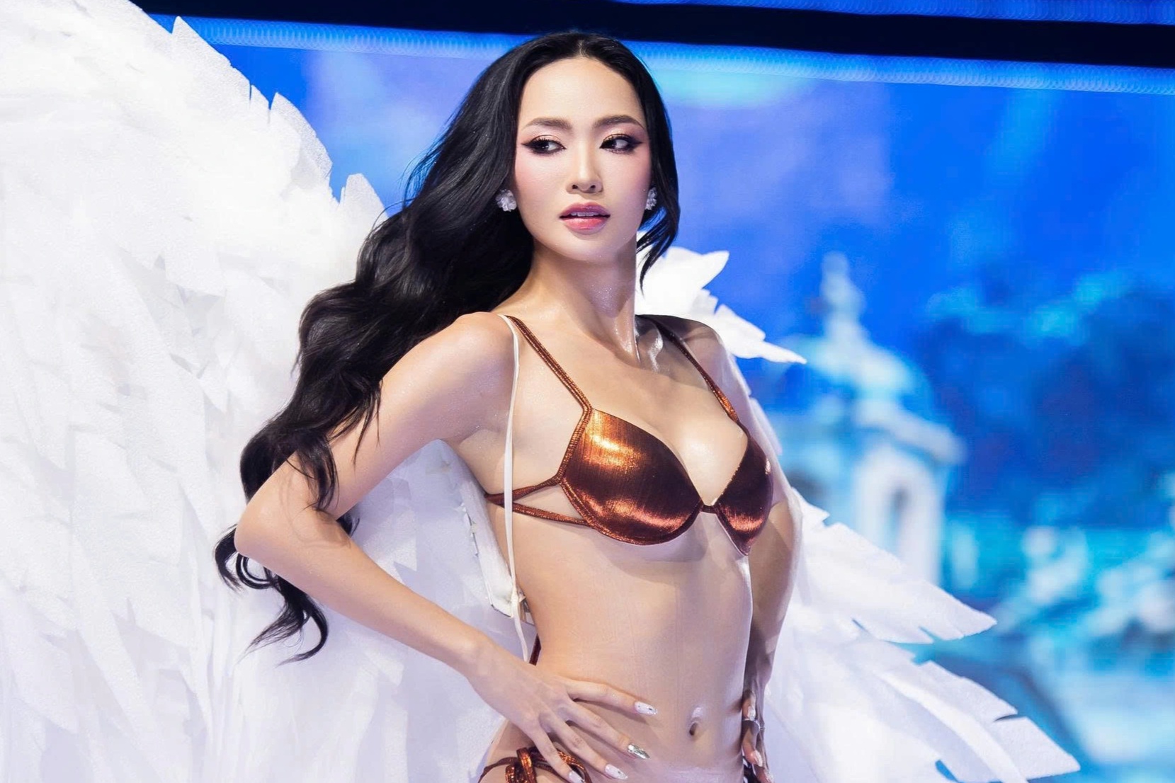 Tân hoa hậu Nguyễn Ngọc Trà My: Nhan sắc nóng bỏng, học vấn gây chú ý