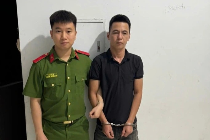 Phụ xe khách dùng gậy bóng chày đánh gãy tay tài xế ở Phú Thọ