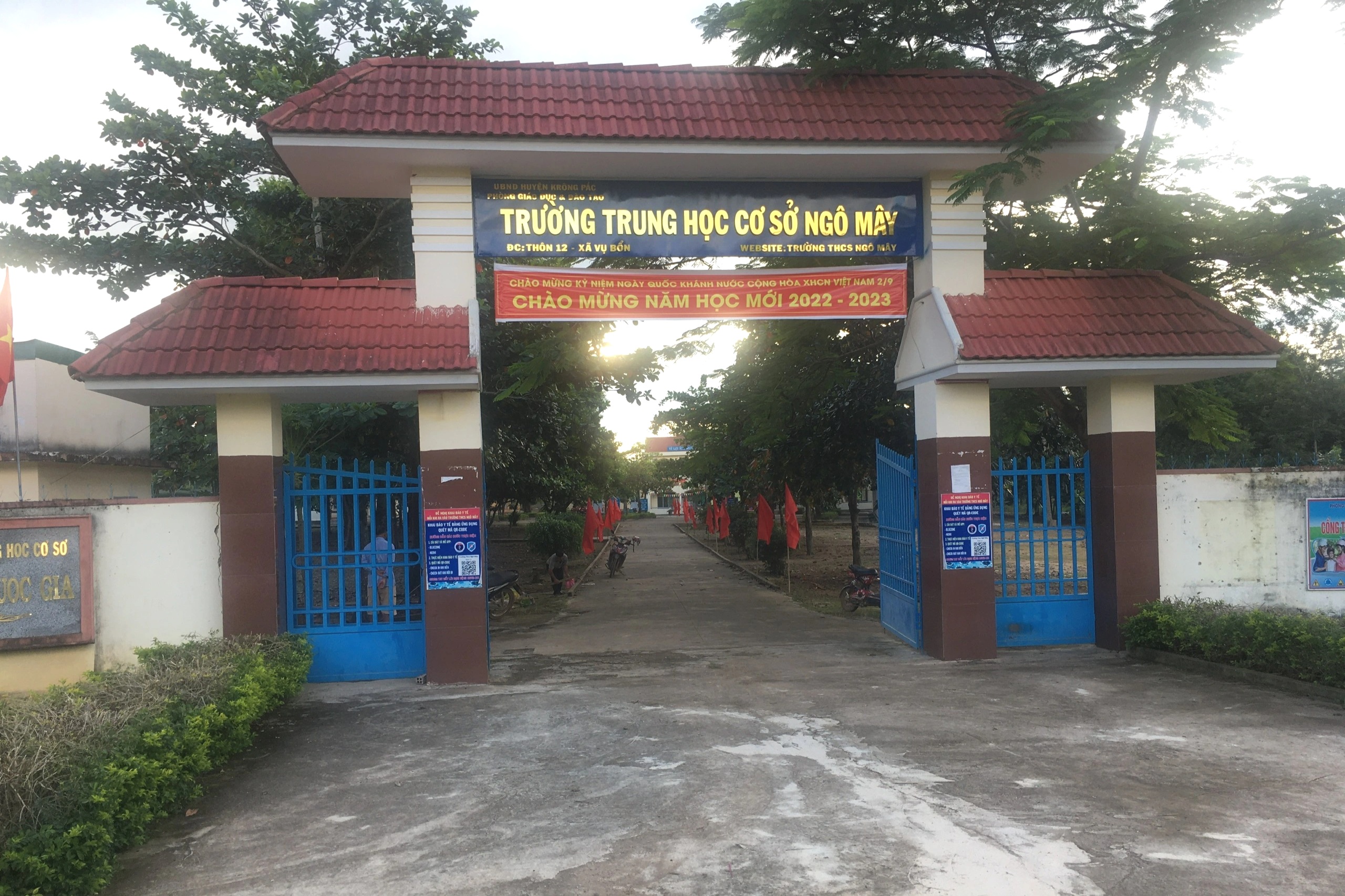Tạm bố trí một nguyên hiệu trưởng xuống làm giáo viên để chờ xác minh
