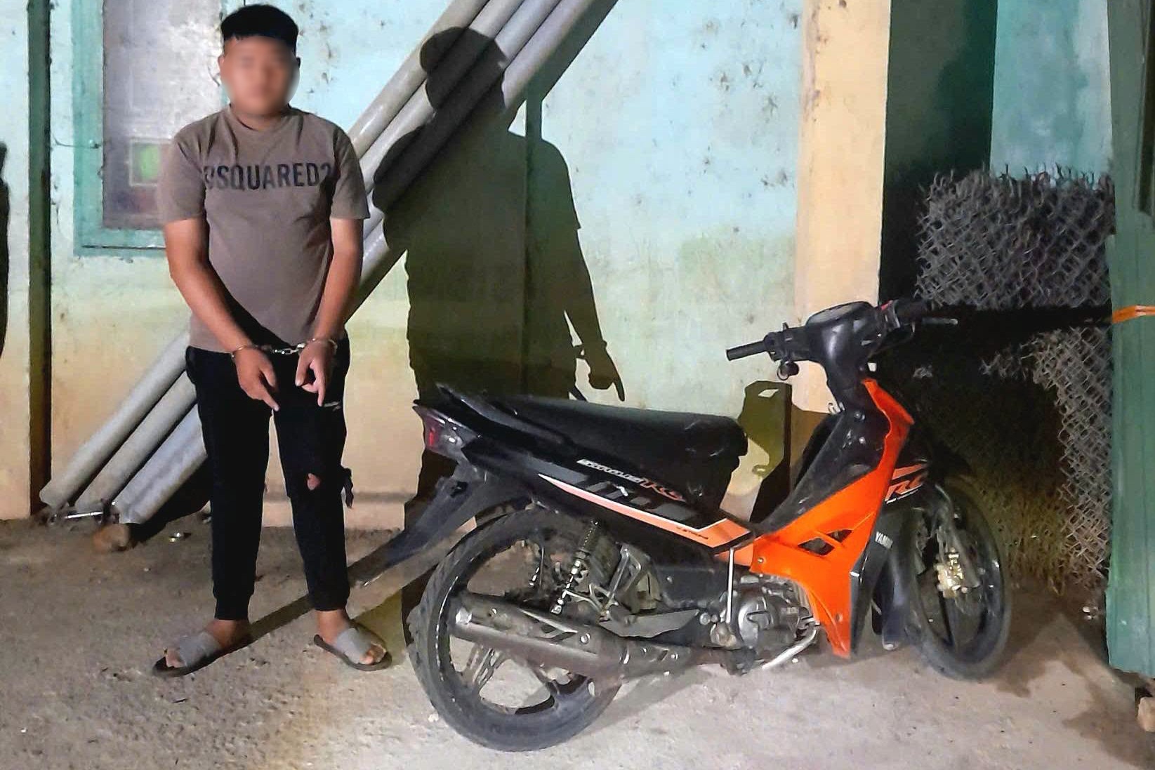 Vừa bị chiếm đoạt xe, nhóm thanh niên liền đi cướp của người khác