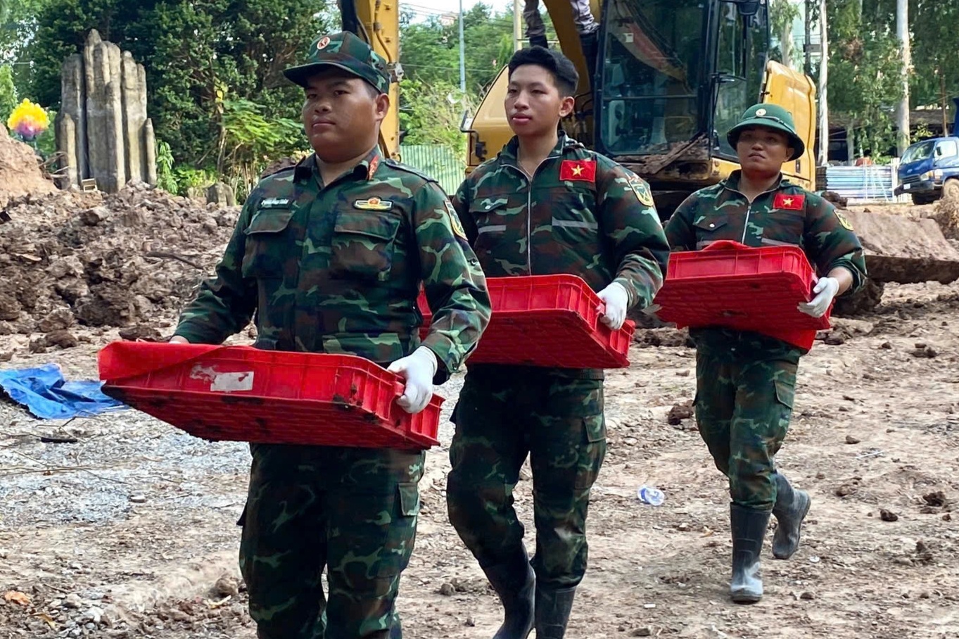 Thêm 10 bộ hài cốt liệt sĩ được quy tập ở Công viên Lê Thị Riêng
