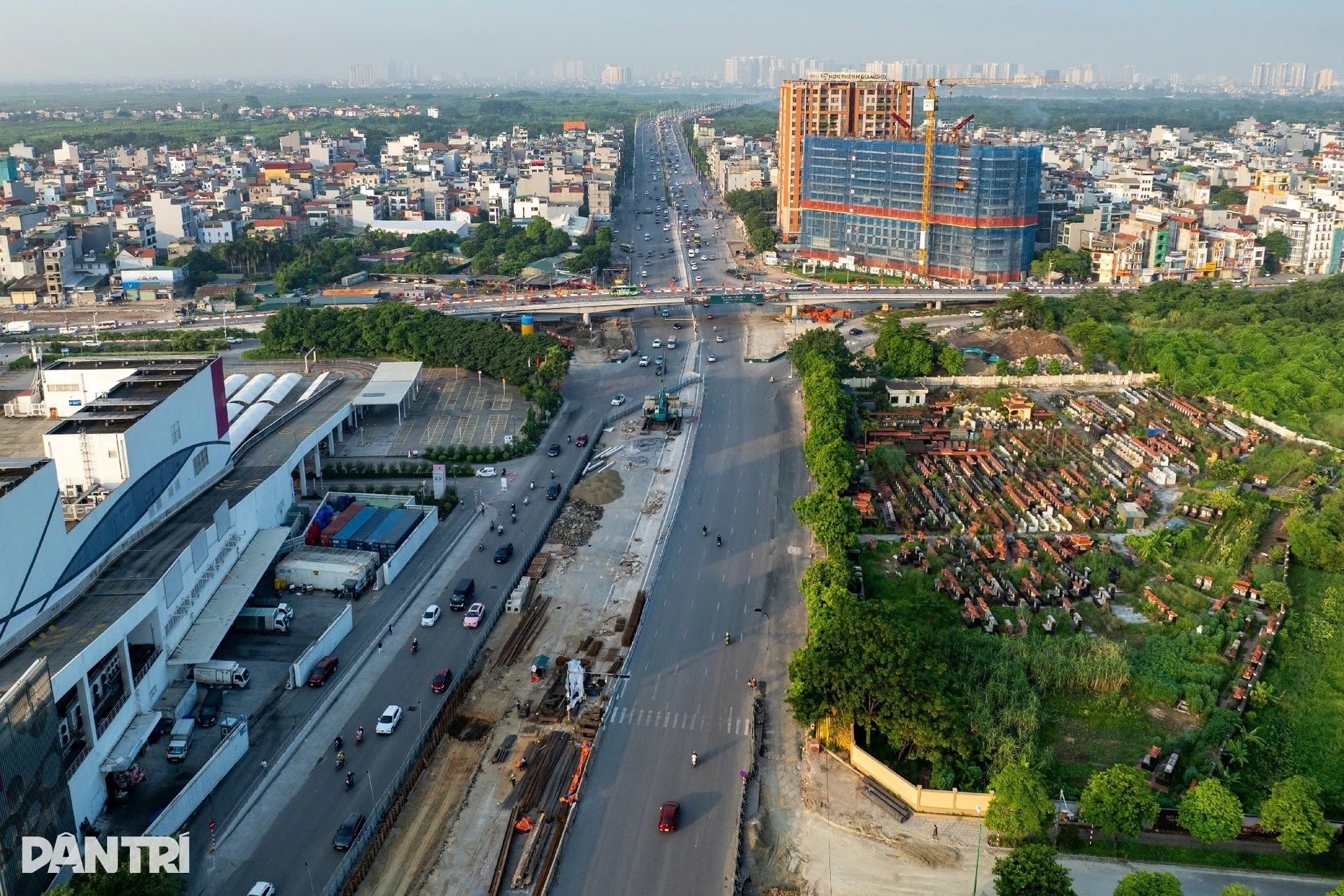 Từ hôm nay, Hà Nội rào chắn đường Cổ Linh để thi công đường trên cao