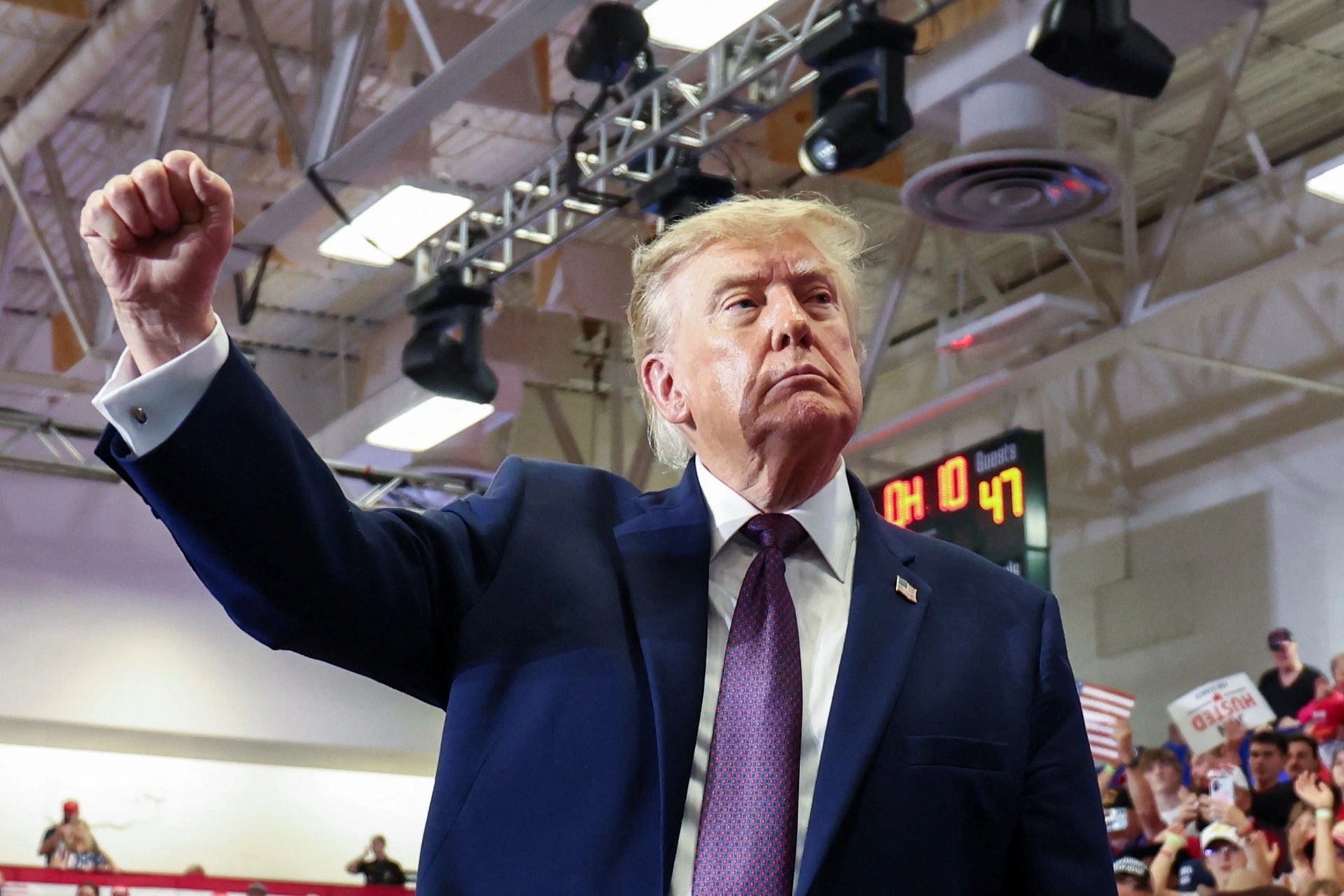 Tổng thống Mỹ đề xuất đổi tên eo biển Hormuz thành eo biển Trump