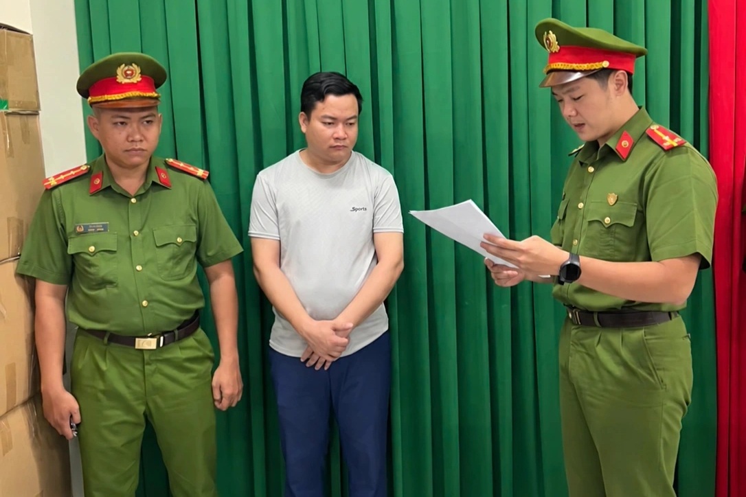 Đóng giả khách, dựng màn “sốt đất” ở TPHCM để chiếm đoạt tiền tỷ