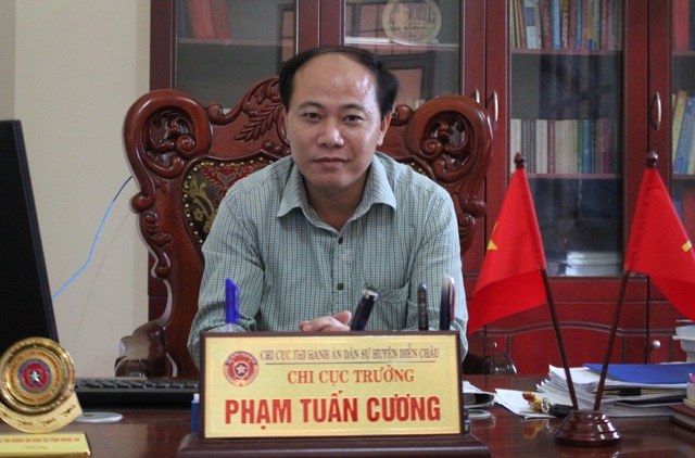 Nghệ An: Một bản án khiến cơ quan thi hành án phải "bó tay" ra về! - 3 Ông Phạm Tuấn Cương - Chi cục trưởng Chi cục thi hành án dân sự huyện Diễn Châu đánh giá bản án của tòa vừa thiếu tính khả thi, vừa thiếu tính nhân văn.
