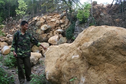 TKV thuê bảo vệ chuyên nghiệp canh “điểm nóng vàng đen” - 1