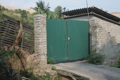 TKV thuê bảo vệ chuyên nghiệp canh “điểm nóng vàng đen” - 2