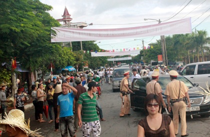 "Nóng hầm hập" vòng chung kết lễ hội chọi trâu Đồ Sơn - 17