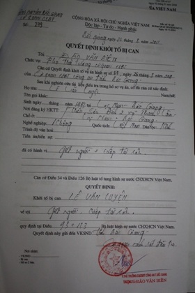 Tạm giữ hình sự 4 đối tượng liên quan vụ cướp tiệm vàng - 1