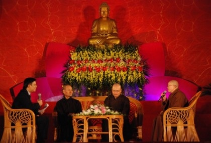 Giao lưu các cá nhân Phật giáo điển hình trong công tác từ thiện xã hội - 2 Giao lưu các cá nhân Phật giáo điển hình trong công tác từ thiện xã hội - 2