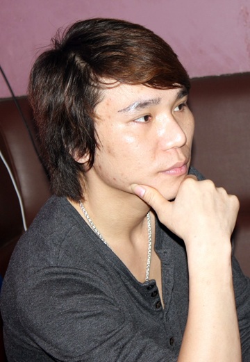 Ca sỹ Châu Việt Cường thừa nhận quan hệ với nữ sinh