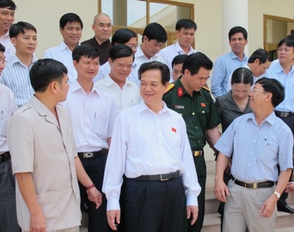 Thủ tướng giải đáp nhiều băn khoăn trong cuộc tiếp xúc cử tri