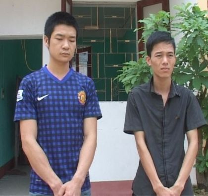 2 gã du côn lừa bán 6 thiếu nữ vào “động quỷ” - 1 2 đối tượng Nghị và Duy đã bị bắt giữ.