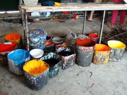 Hóa chất độc hại từ làng nghề đầu độc nguồn nước của hàng trăm hộ dân.