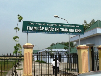 Trạm cấp nước sạch thị trấn Gia Bình nằm ngay tại xã Lãng Ngâm.