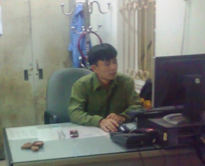 Dập tắt đám cháy mới bàng hoàng biết trong nhà còn nhiều người - 1 Anh Trần Văn Hùng, nhân viên công ty bảo vệ Toàn Cầu, kể lại vụ việc.