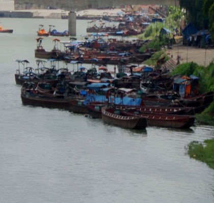 Các tỉnh từ Hà Giang đến Quảng Ninh căng mình đối phó bão số 5 - 2 Công tác phòng chống cơn bão số 2 đang được khẩn trương triển khai.
