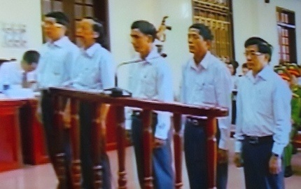 5 bị cáo cựu quan chức huyện Tiên Lãng, xã Vinh Quang tại phiên toà phúc thẩm ngày 01/8.