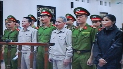 Hoãn phiên xử vụ ông Đoàn Văn Vươn kiện UBND huyện Tiên Lãng - 1 Hoãn phiên xử vụ ông Đoàn Văn Vươn kiện hành chính UBND huyện Tiên Lãng