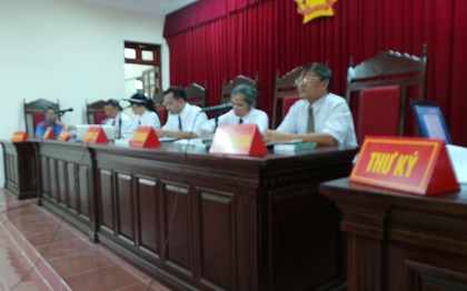 Hội đồng xét xử vụ án  Giết người phiên sơ thẩm chính thức đi vào xét xử vụ án.