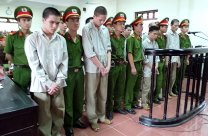 Hội đồng xét xử vụ án  Giết người phiên sơ thẩm chính thức đi vào xét xử vụ án.