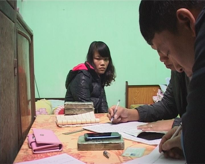 Bắt quả tang 2 kiều nữ sử dụng ô tô vận chuyển 6 bánh heroin - 2 Kiều nữ Nguyễn Thị Huệ bị bắt giữ tại Cơ quan điều tra