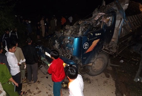 Hiện trường vụ tai nạn thảm khốc.