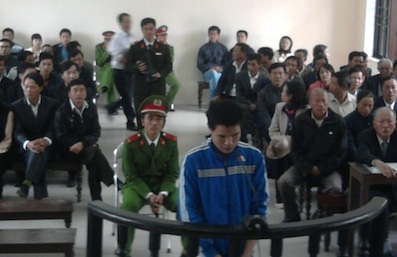 Án chung thân cho kẻ dùng dao chết vợ cũ ngay tại đồn công an