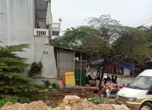 Người đàn ông ôm mìn tự sát, nghi do vỡ nợ - 1 Hiện trường vụ nổ mìn, nghi vấn ban đầu do vỡ nợ tại Hoà Bình