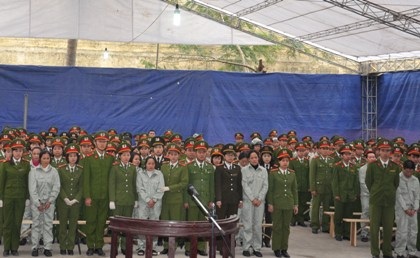 Tuyên 30 án tử hình vụ buôn bán ma túy lớn nhất Việt Nam - 2 Vụ án ma túy khủng với hơn 200 người tham gia phiên xét xử sơ thẩm tại Quảng Ninh.