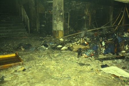 Tiểu thương đồng loạt đòi thay chủ đầu tư chợ phố Hiến - 8 Bà con tiểu thương khóc nức nở khi tài sản lớn bỗng chốc tiêu tan