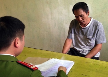 CQĐT đã chính thức chuyển tội danh đối với người bố dã tâm dùng gậy đánh con dẫn đến tử vong.