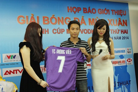  FC Phóng viên và FC Dân trí sẽ đá trận khai mạc giải vào ngày 05/4 tới