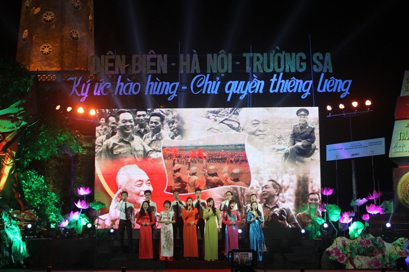 Ký ức hào hùng: Điện Biên - Hà Nội - Trường Sa.