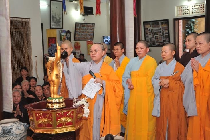 Đại biểu Vesak 2014 cầu quốc thái dân an, hòa bình thế giới - 4 Nghi lễ tắm phật