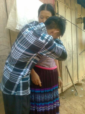 Hạnh phúc ngập tràn sau hai năm người đàn ông Mông lưu lạc - 2 Giây phút đoàn tụ trong nước mắt