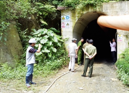 5 người ngạt khí độc trong hầm, 1 người tử vong - 1 Cửa hầm nơi xảy ra vụ ngạt khí