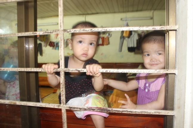 Các trường hợp trẻ em cơ nhỡ được nuôi dưỡng tại chùa Bồ Đề.