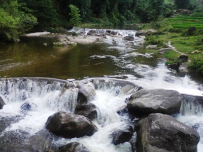 Những khúc suối chảy xiết nơi vùng cao tiềm ẩn nhiều nguy cơ tai nạn (Ảnh minh họa)