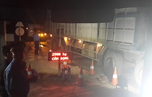 Trạm cân TC038 tại Tân Lạc - Hoà Bình từ sau ngày 16/9 có ít xe chở quá tải hơn.