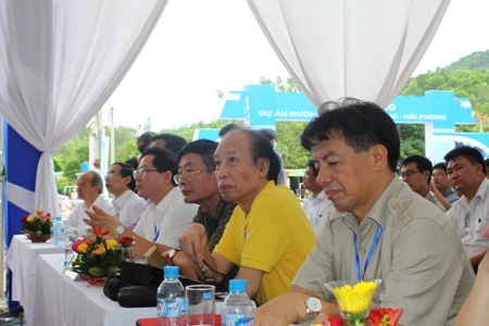 Tham dự lễ khởi công còn có nhiều đại biểu là lãnh đạo đến từ hơn 10 cơ quan thông tấn báo chí.